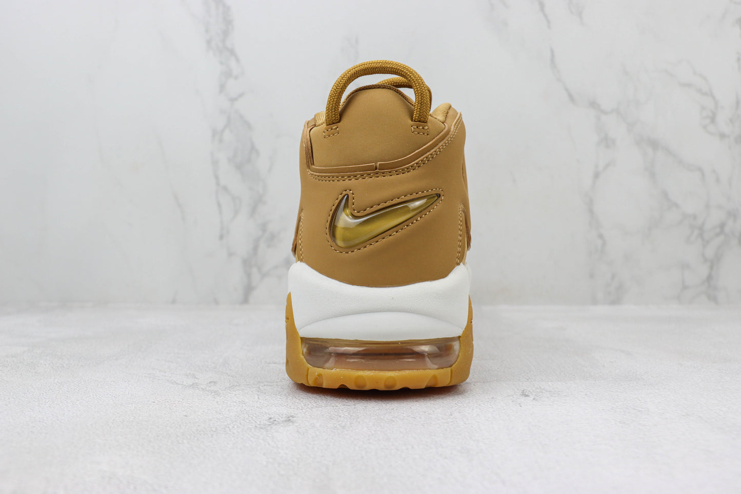NK Air More Uptempo Marrom V43
