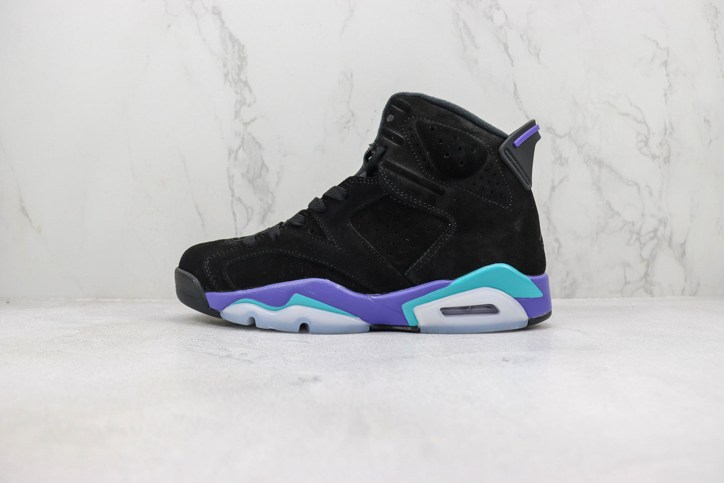 Air Jordan 6 Retro Preto e Roxo