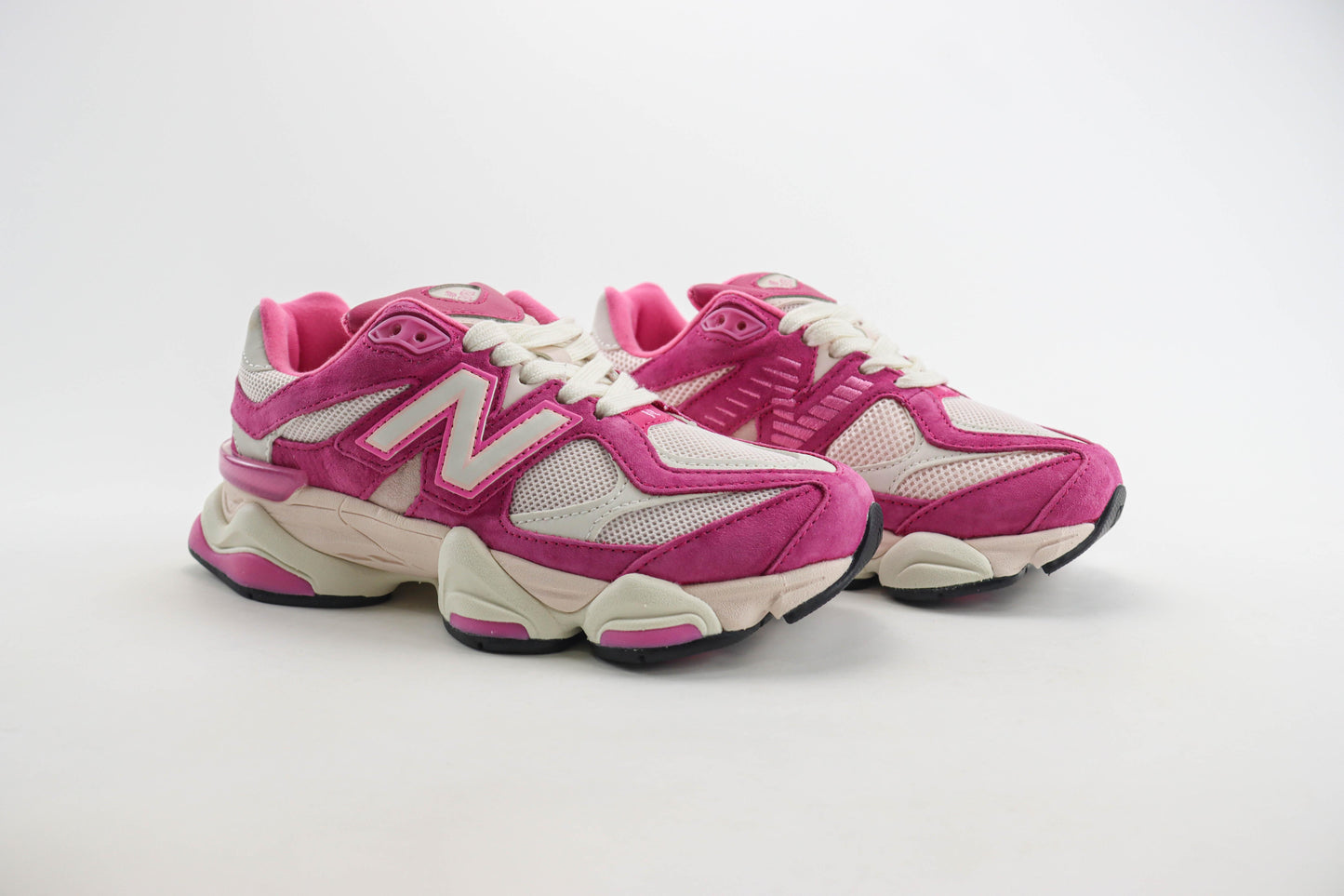 New Balance NB9060 Branco e Rosa