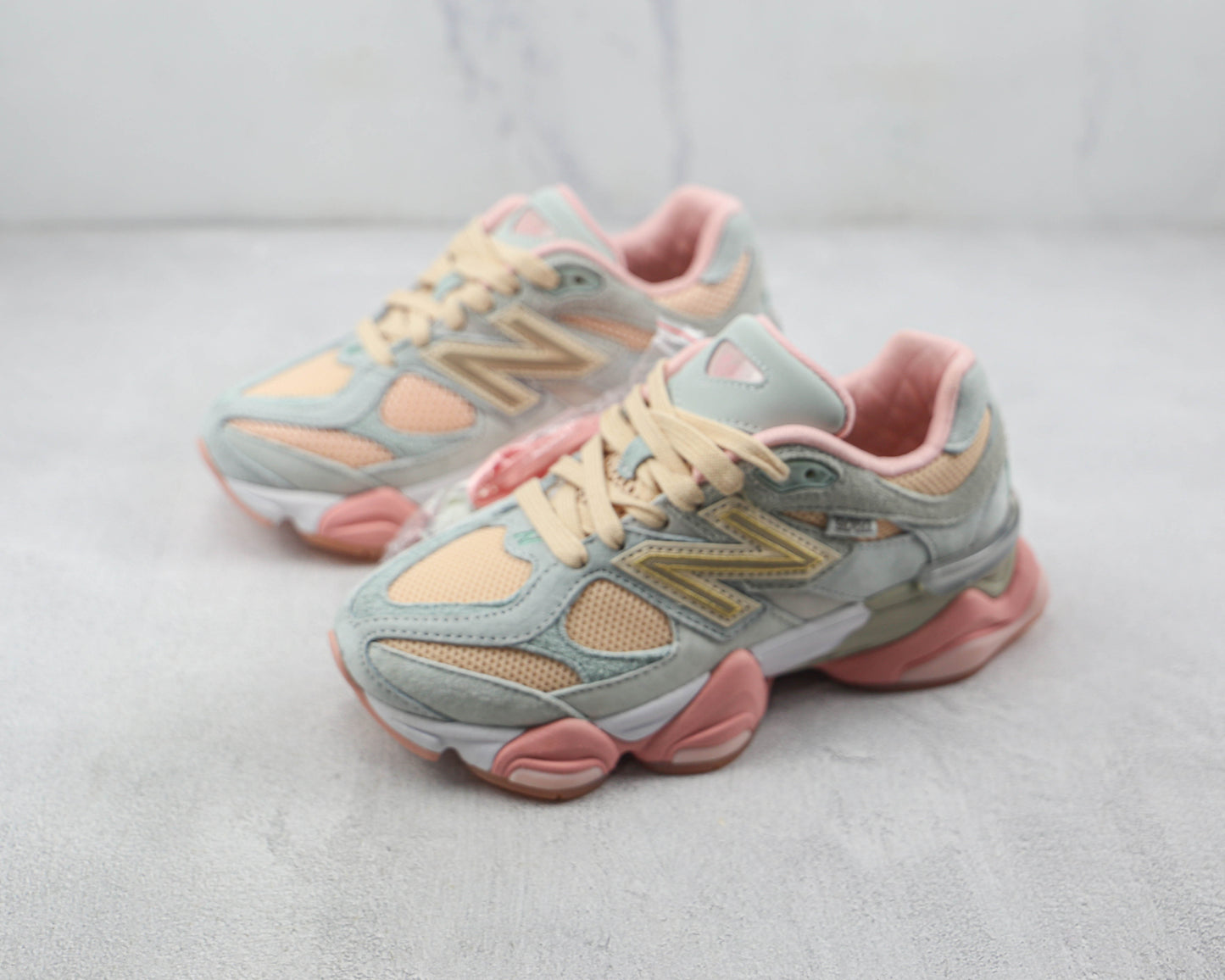 New Balance 9060 Laranja e Cinza