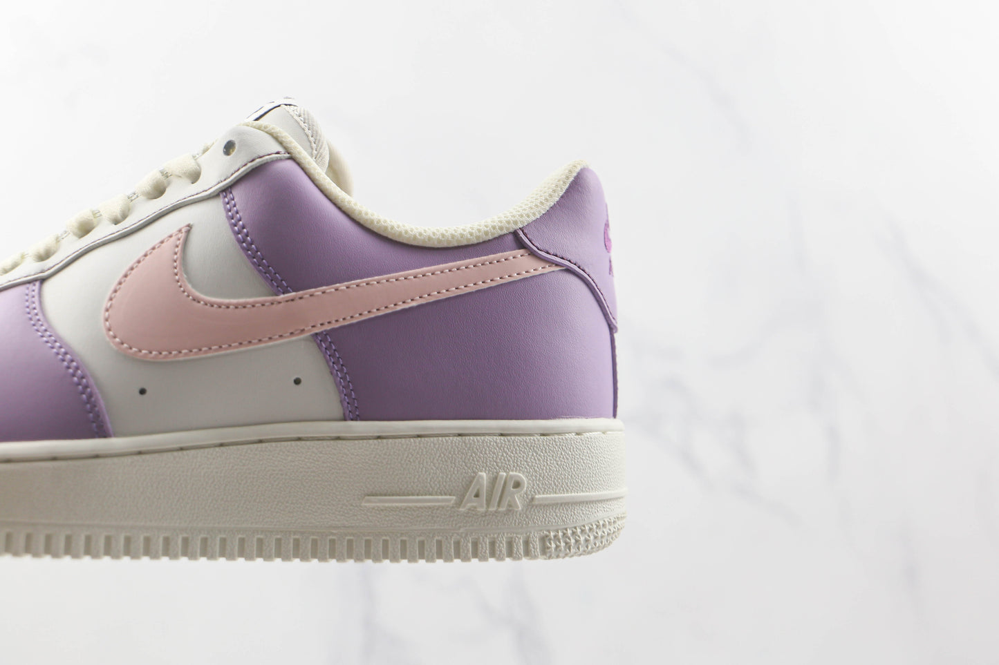 Air Force 1’07 Low Branco e Roxo