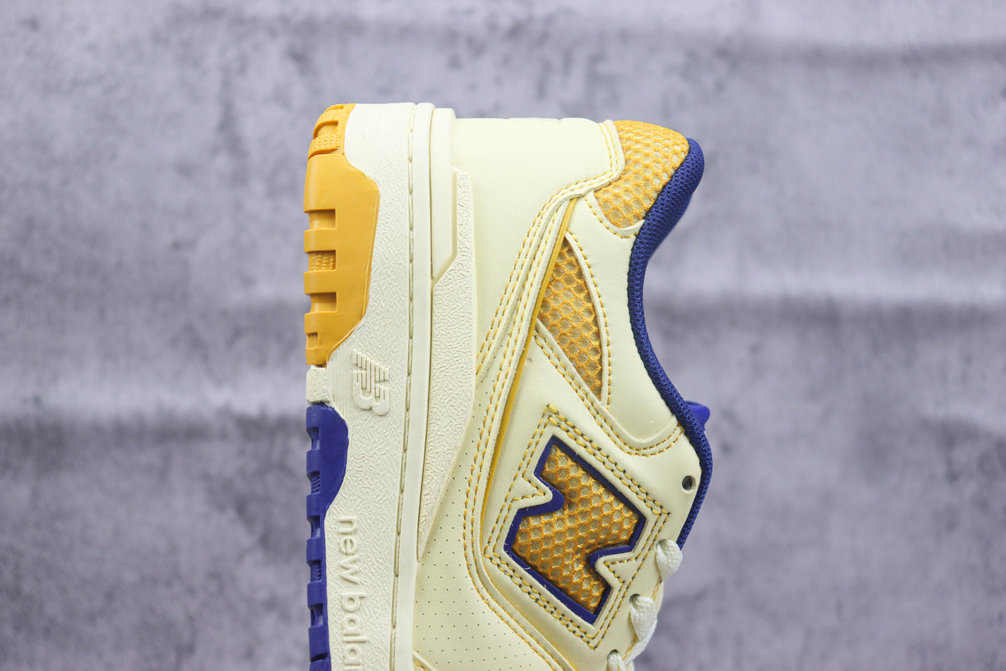 NB 550 Bege e Azul