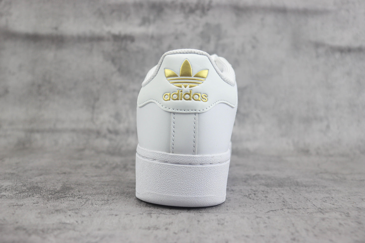 adidas originals Superstar XLG Branco