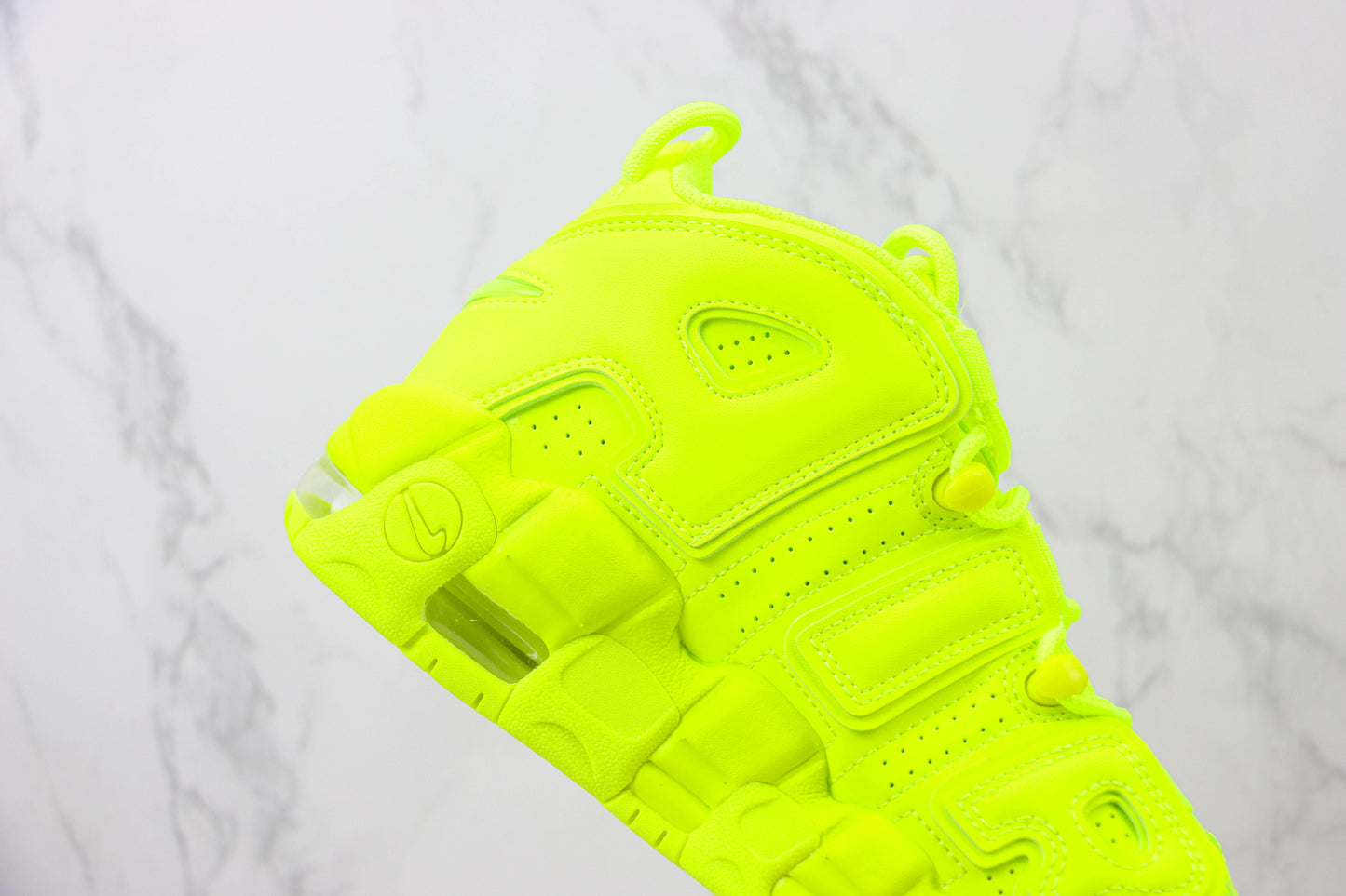 NK Air More Uptempo Verde