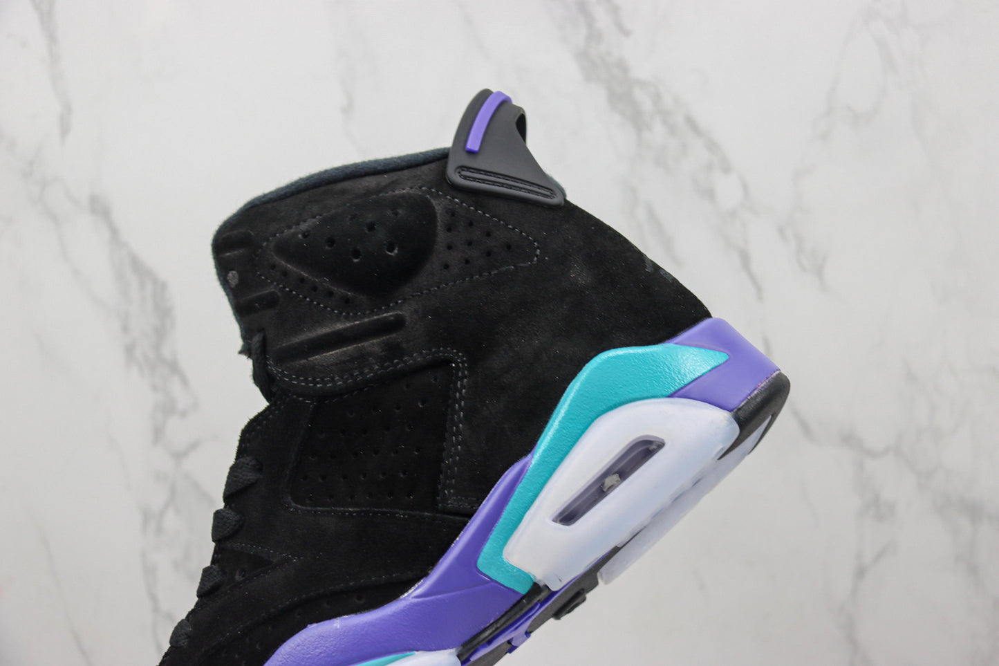 Air Jordan 6 Retro Preto e Roxo