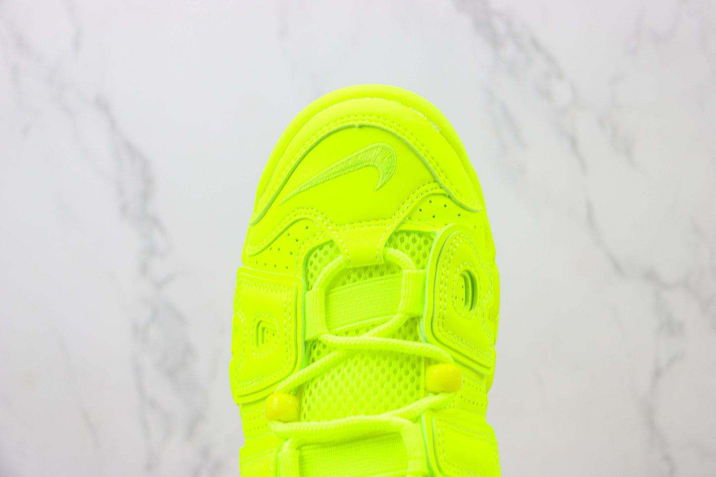 NK Air More Uptempo Verde