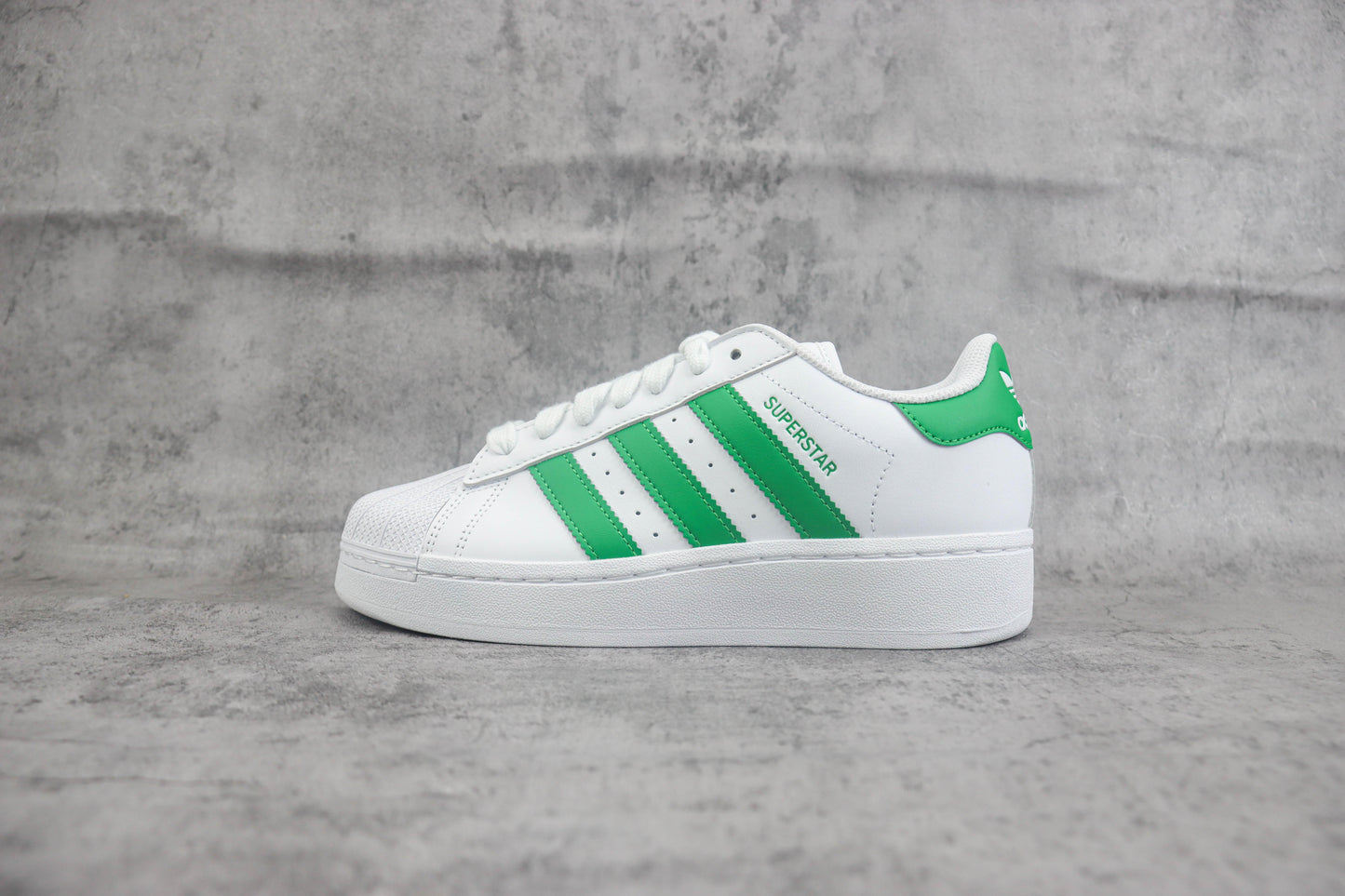 adidas originals Superstar XLG Verde