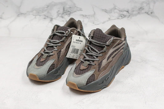 Yeezy 700 v2 Geode