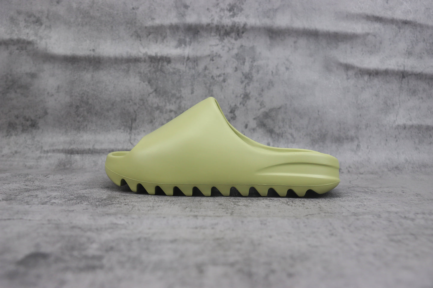 Yeezy Slide Resin