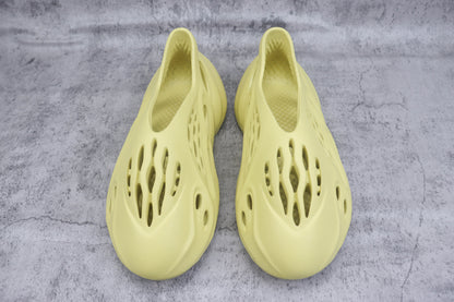 Yeezy Foam Runner Sulfur