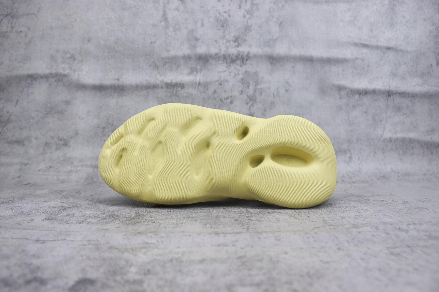 Yeezy Foam Runner Sulfur