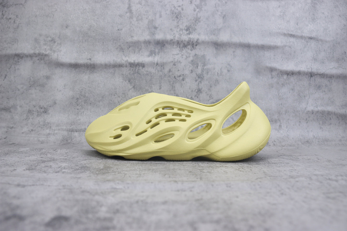 Yeezy Foam Runner Sulfur