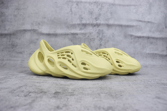 Yeezy Foam Runner Sulfur