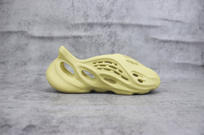 Yeezy Foam Runner Sulfur