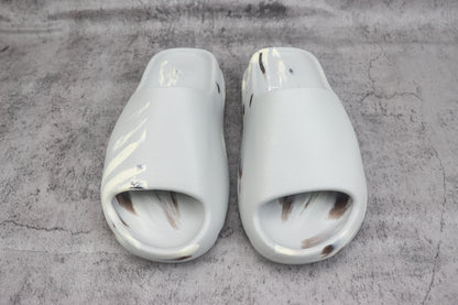 Yeezy Slide Enflame Oil
