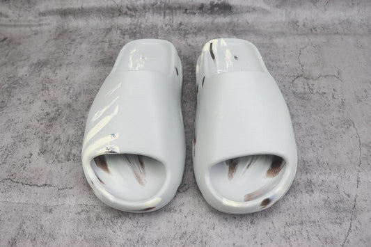 Yeezy Slide Enflame Oil