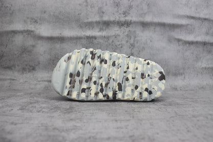 Yeezy Slide Enflame Oil