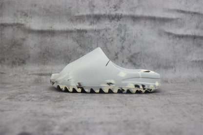 Yeezy Slide Enflame Oil