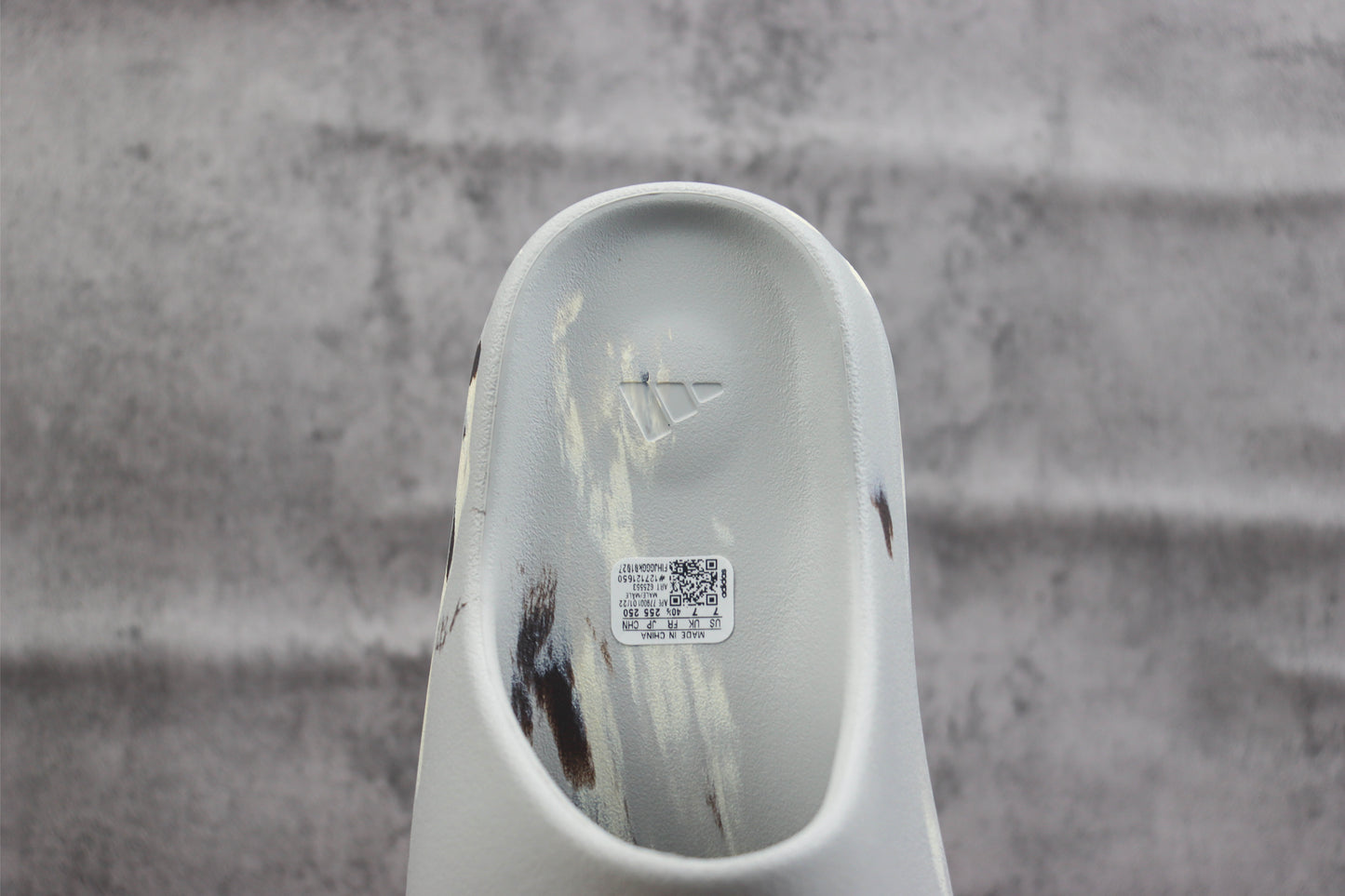 Yeezy Slide Enflame Oil