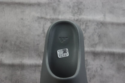 Yeezy Slide Granite