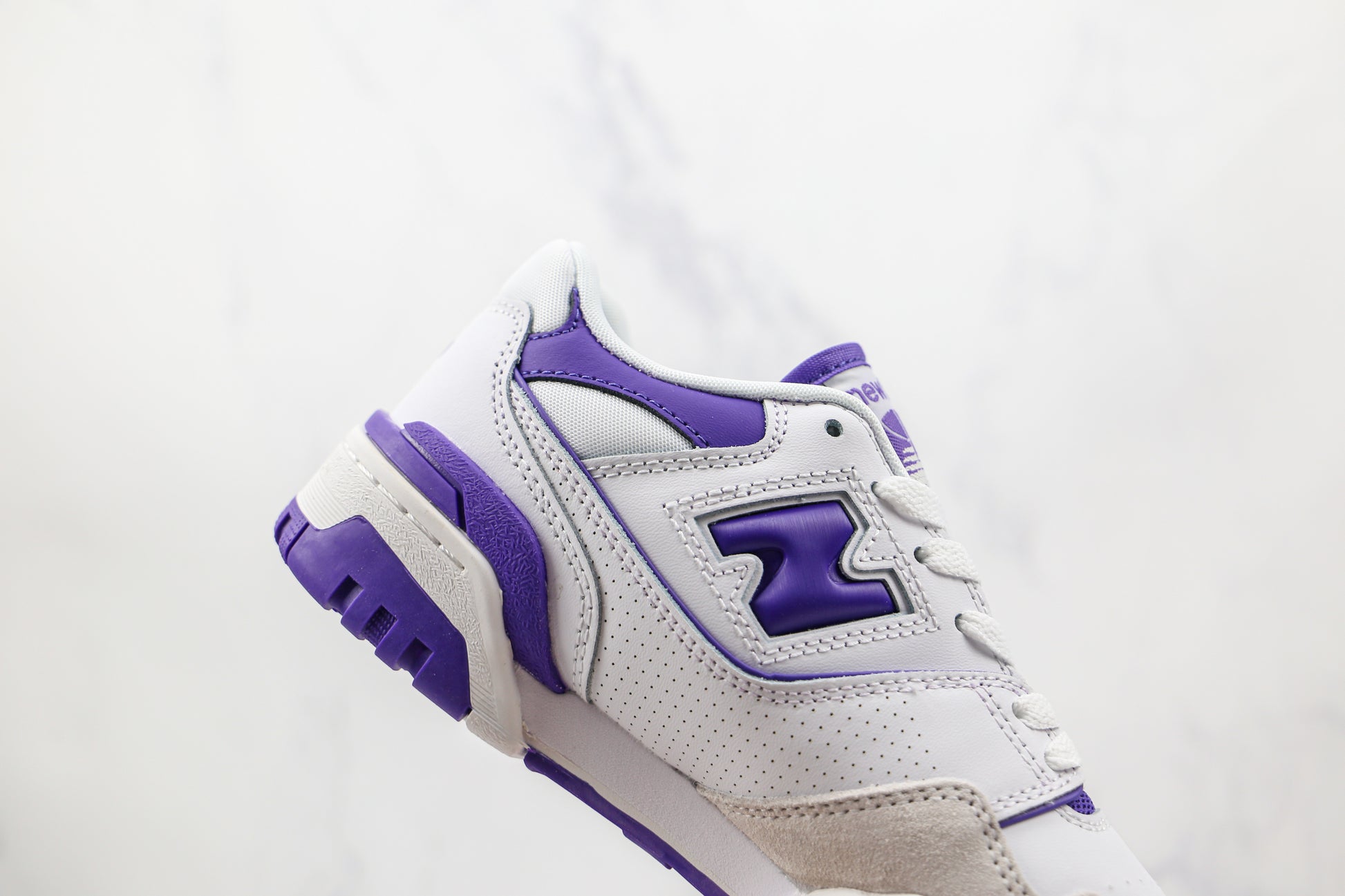 NB 550 White and Blue