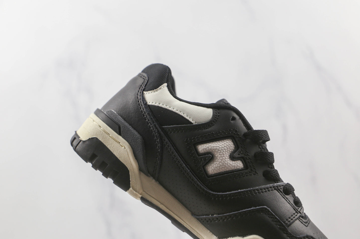 NB 550 Preto e Branco  V39