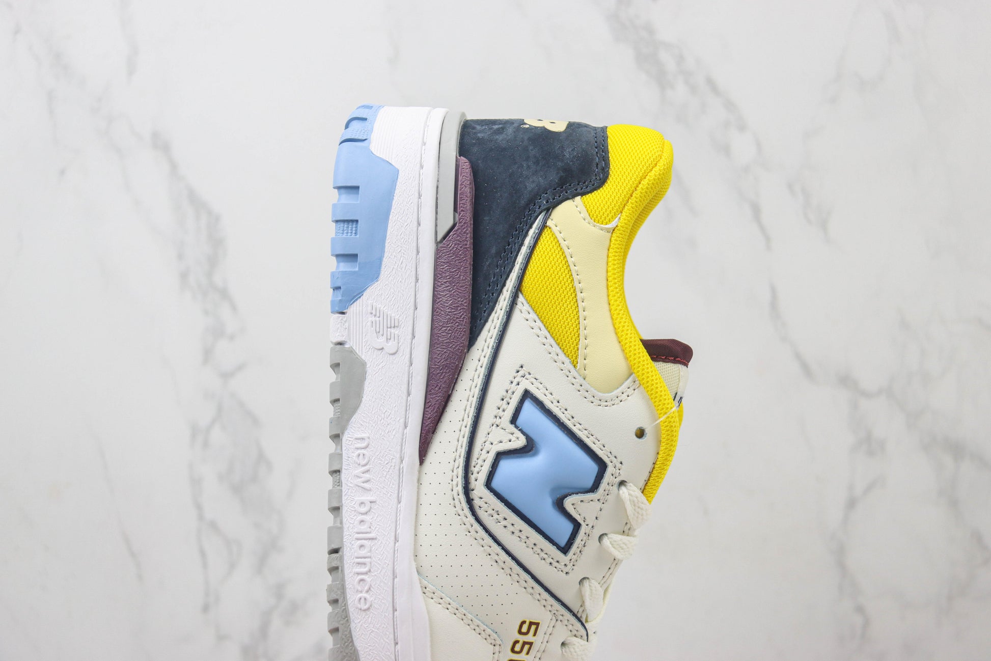 NB 550 Branco e Amarelo
