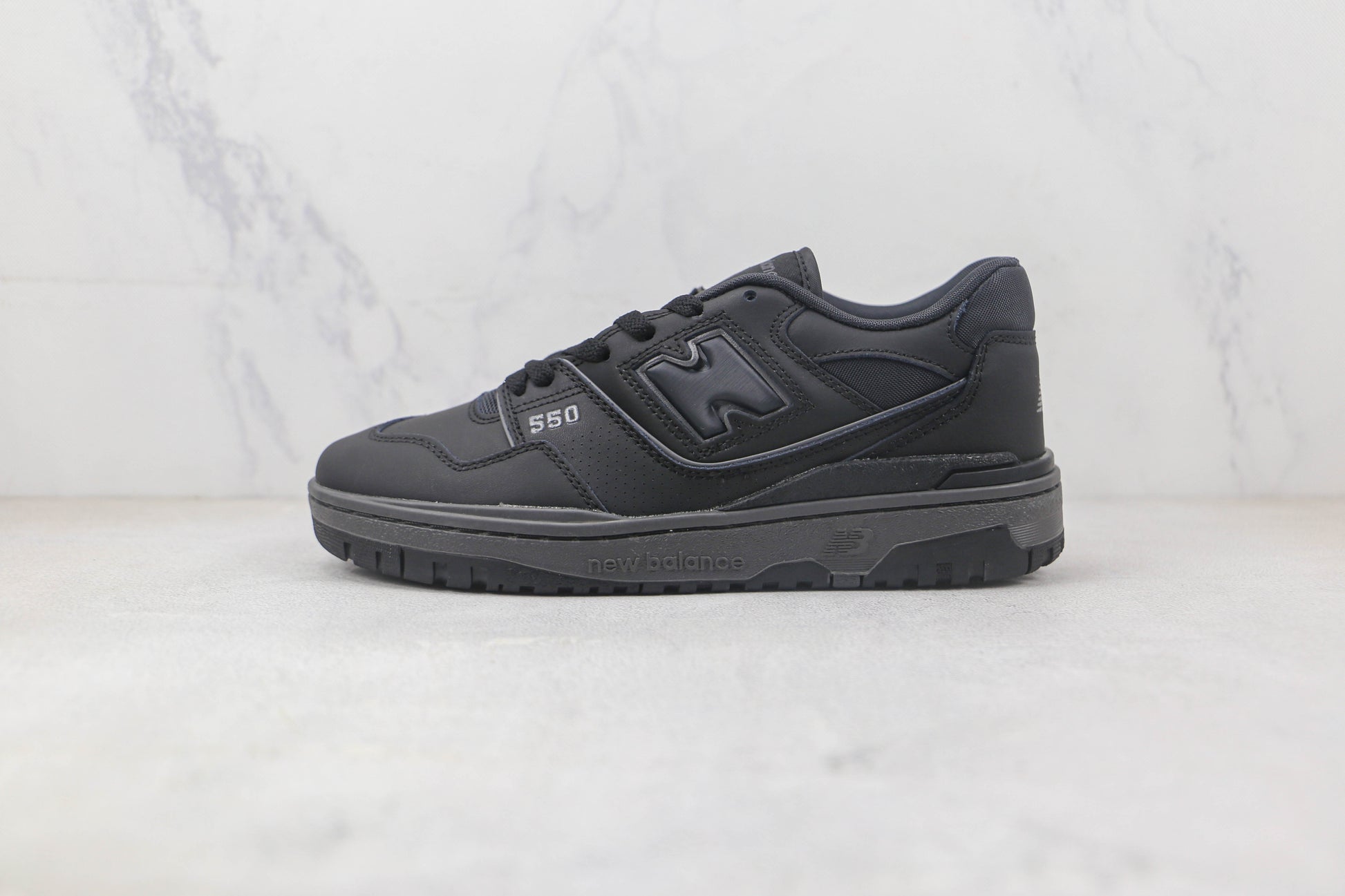 NB 550 All Black