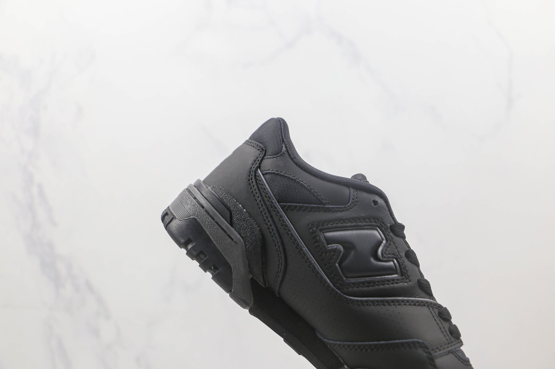 NB 550 All Black