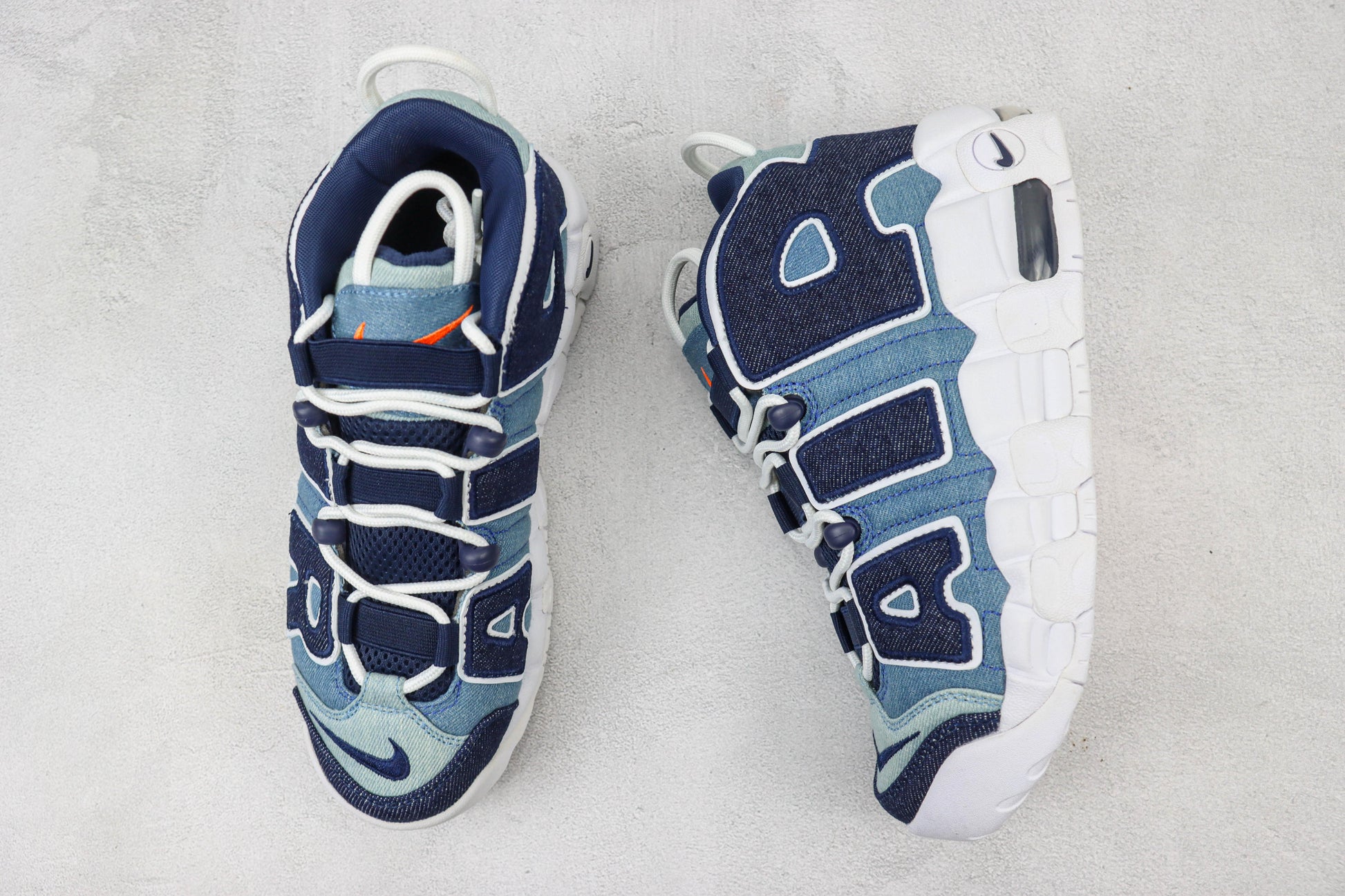 NK Air More Uptempo Azul Escuro