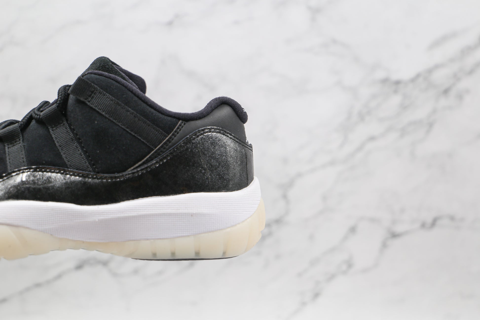 Air Jordan 11 Retro Low