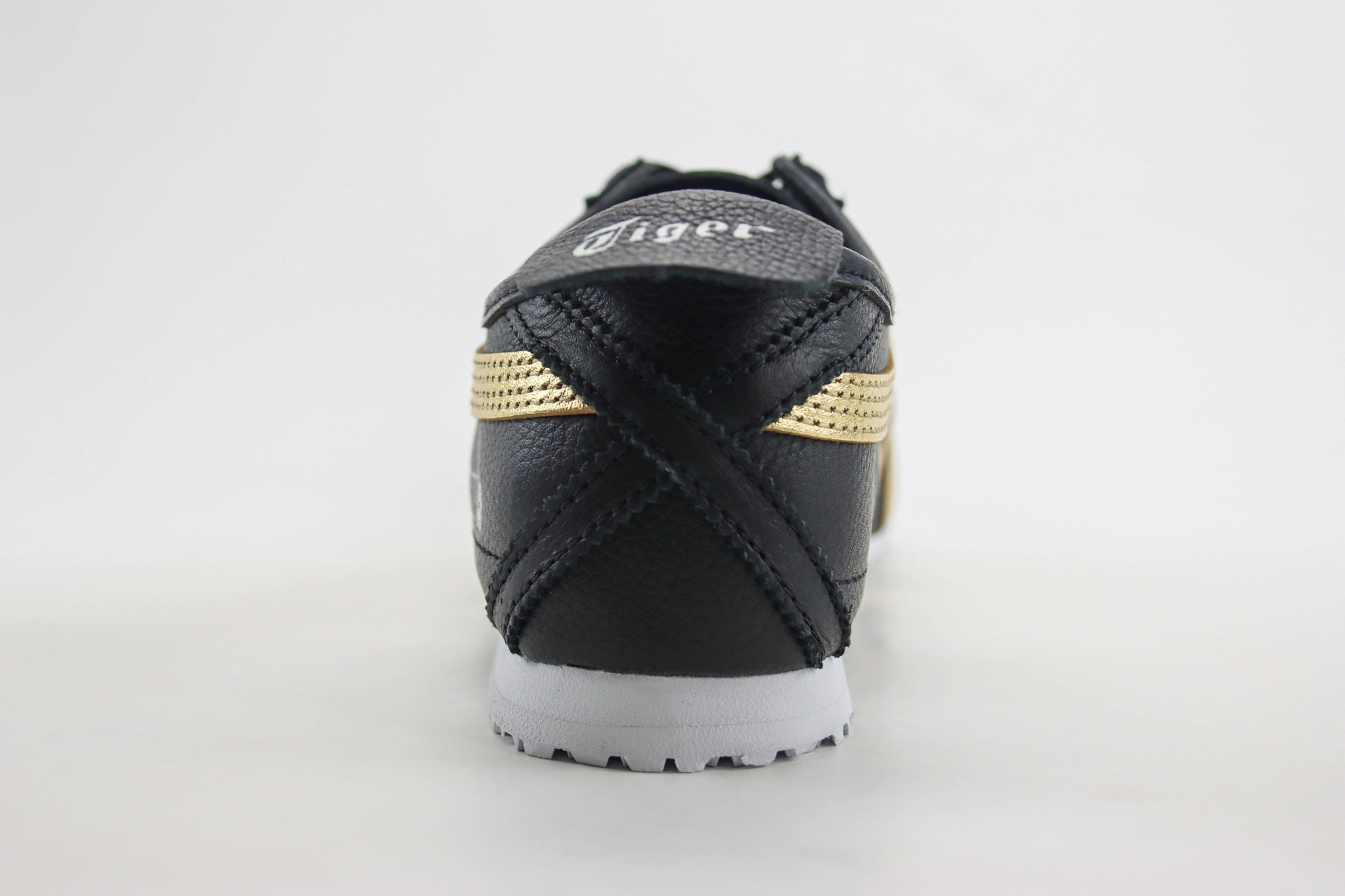 Asics Mexico 66 Preto e Dourado