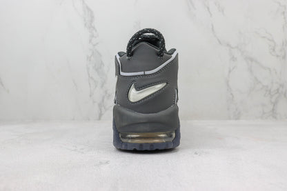 NK Air More Uptempo Preto e Branco  V45