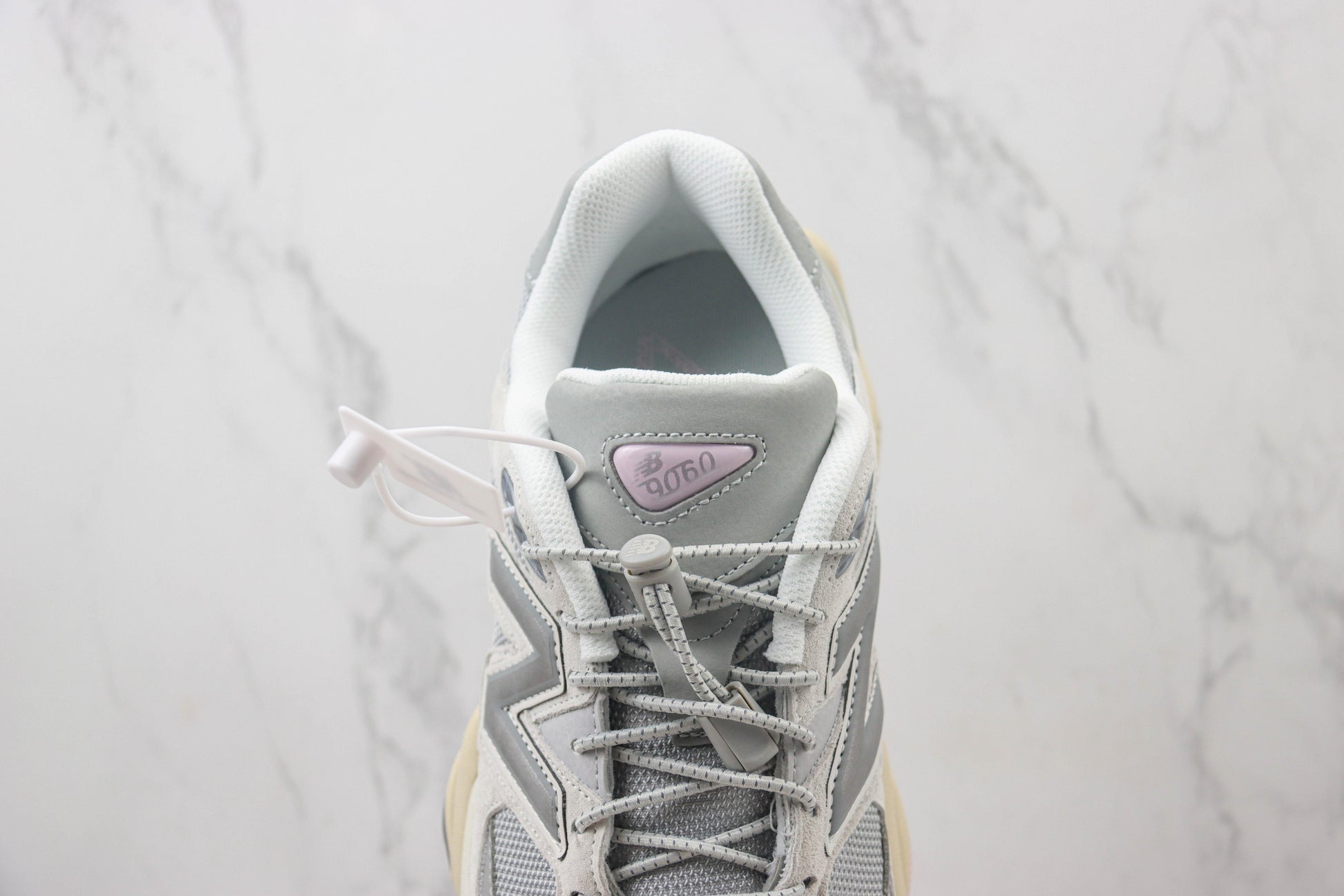 New Balance NB9060 B90 V133