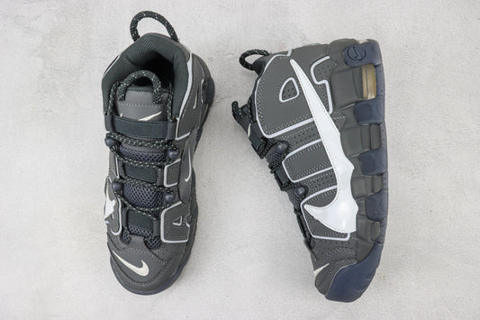 NK Air More Uptempo Preto e Branco  V45