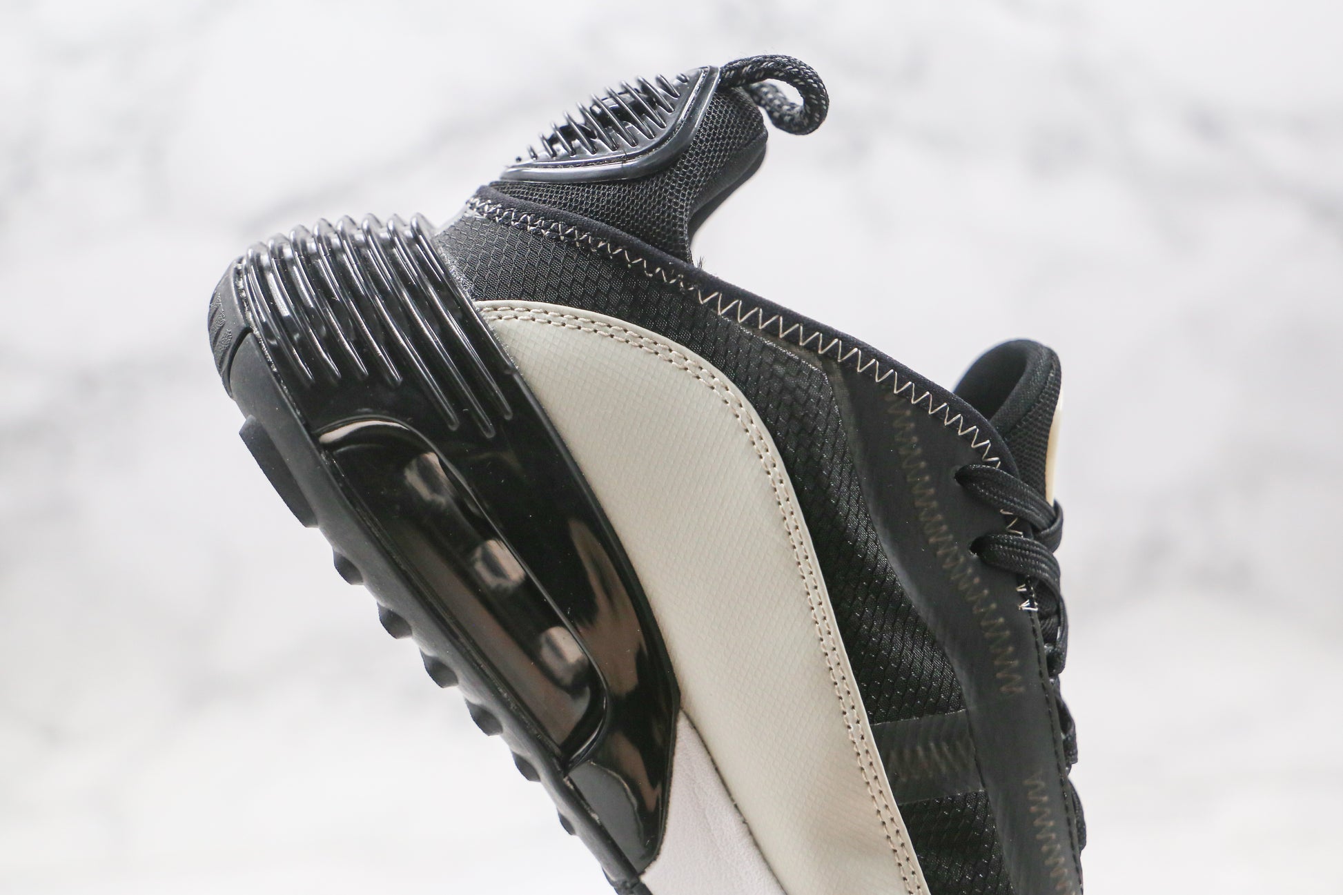 Air Max 2090 B30 Preto e Branco