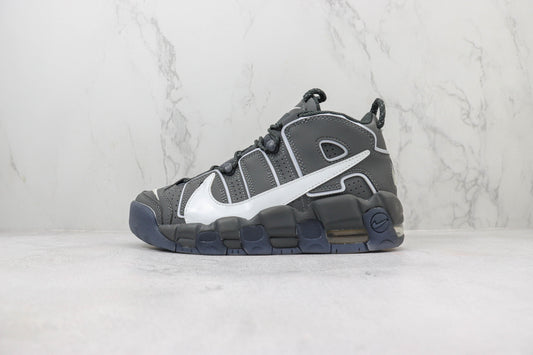 NK Air More Uptempo Preto e Branco  V45