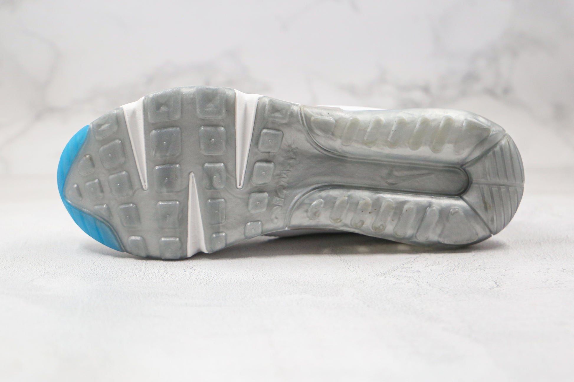 Air Max 2090 B30 Branco e Preto