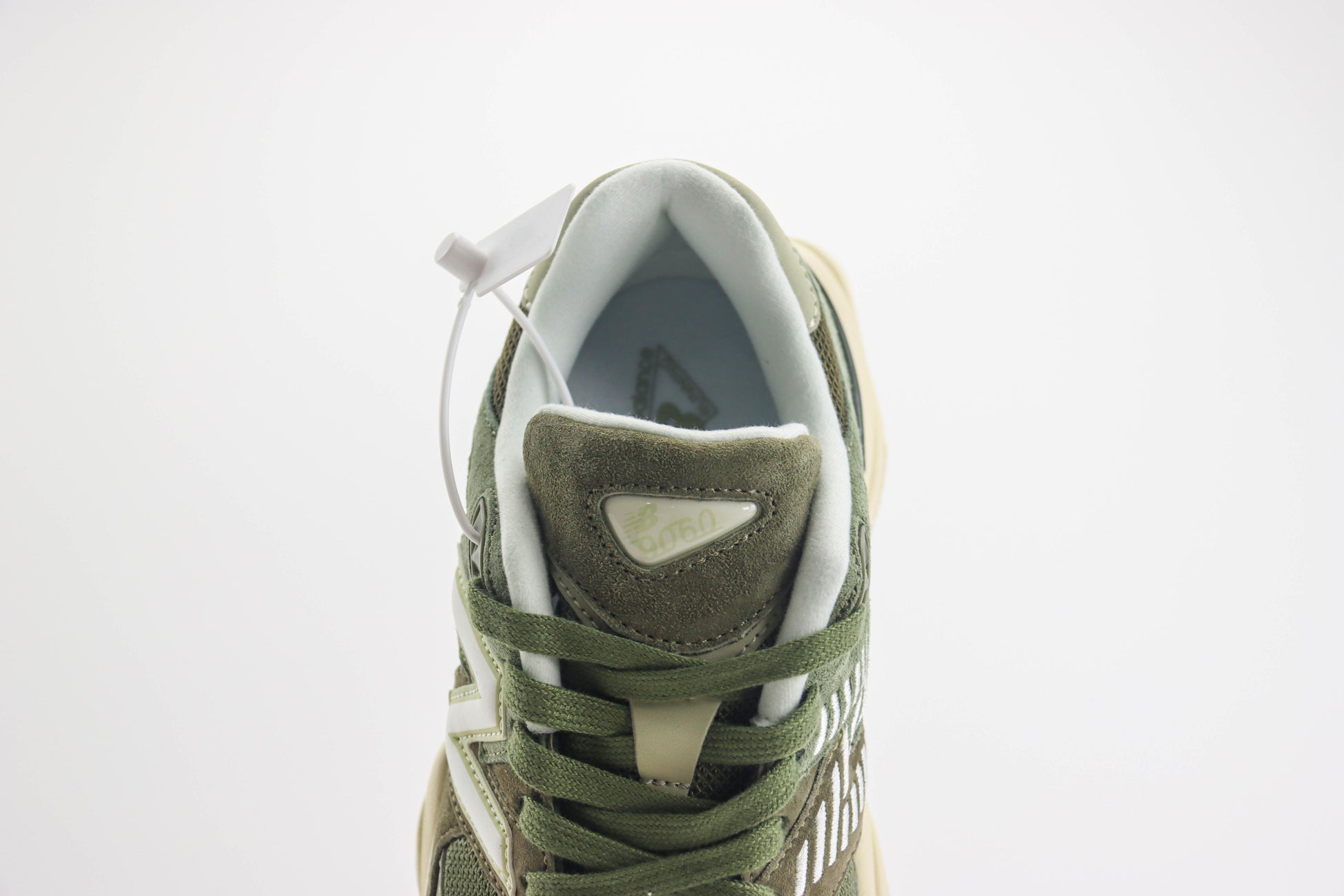 New Balance NB9060 V15