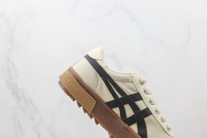 Asics Court Trail B10