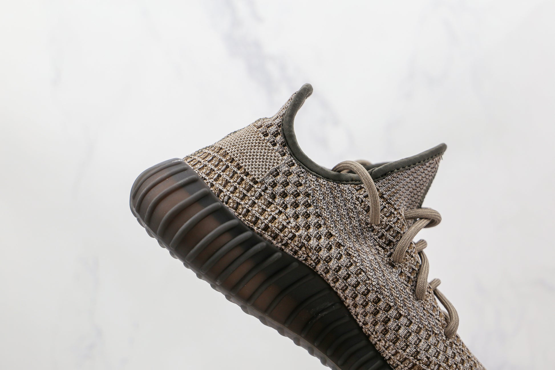 Yeezy Boost 350 V2 Marrom