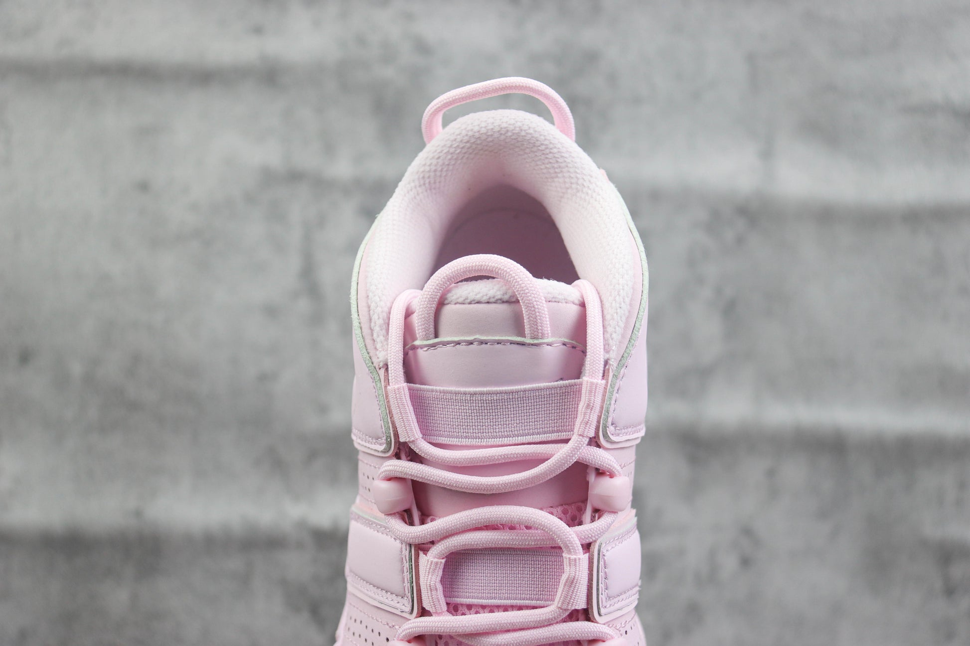 Air More Uptempo Rosa