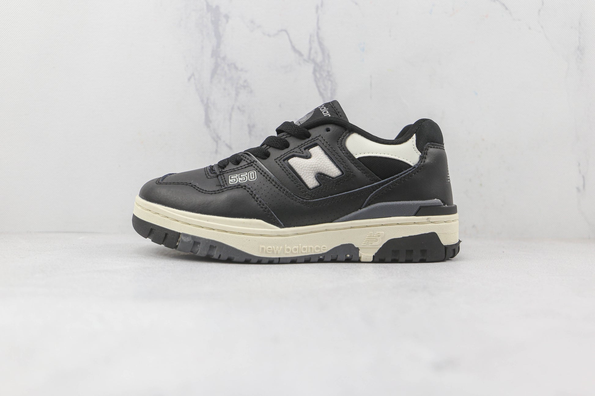 NB 550 Preto e Branco  V39