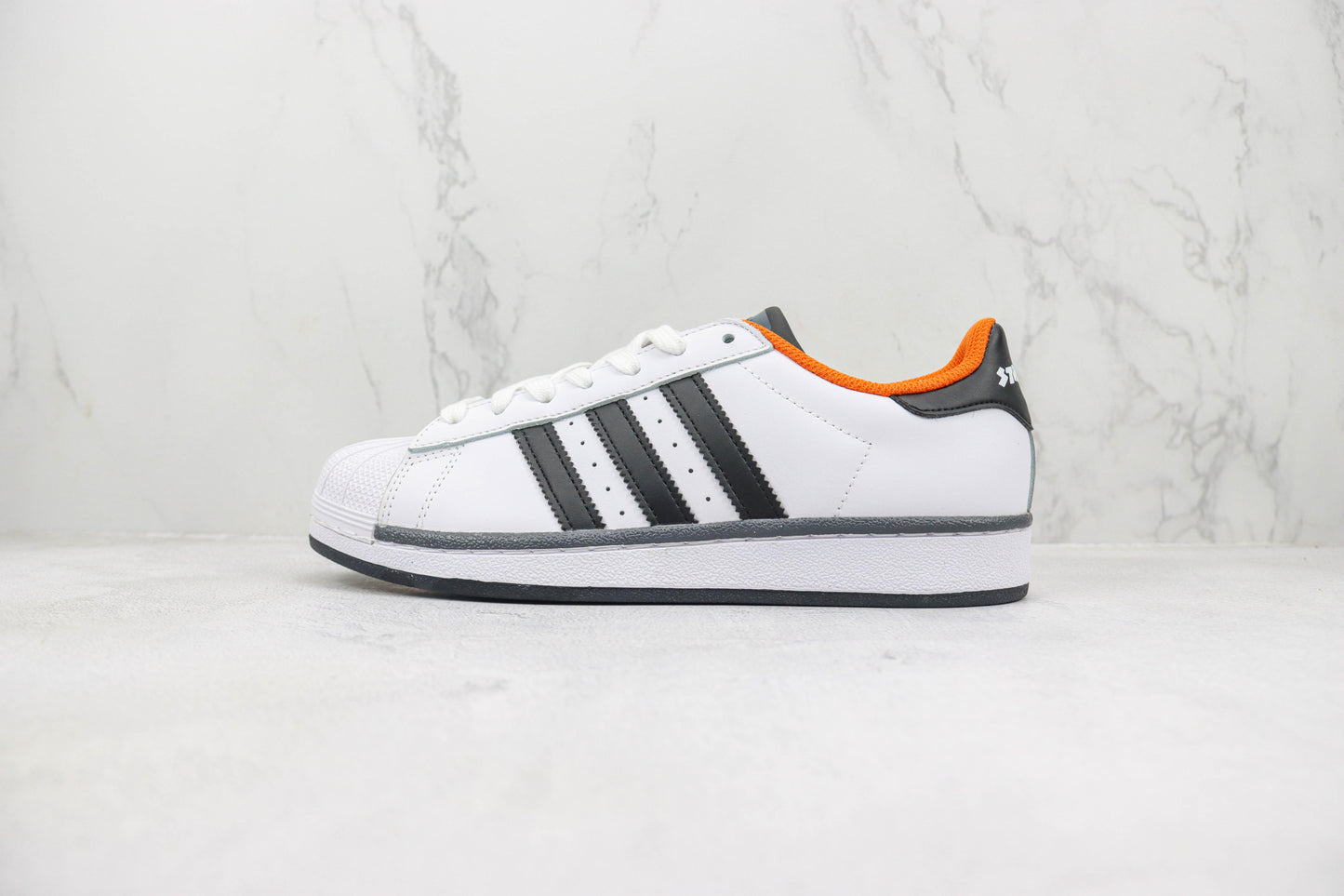 Adidas Originals Superstar Branco e Laranja