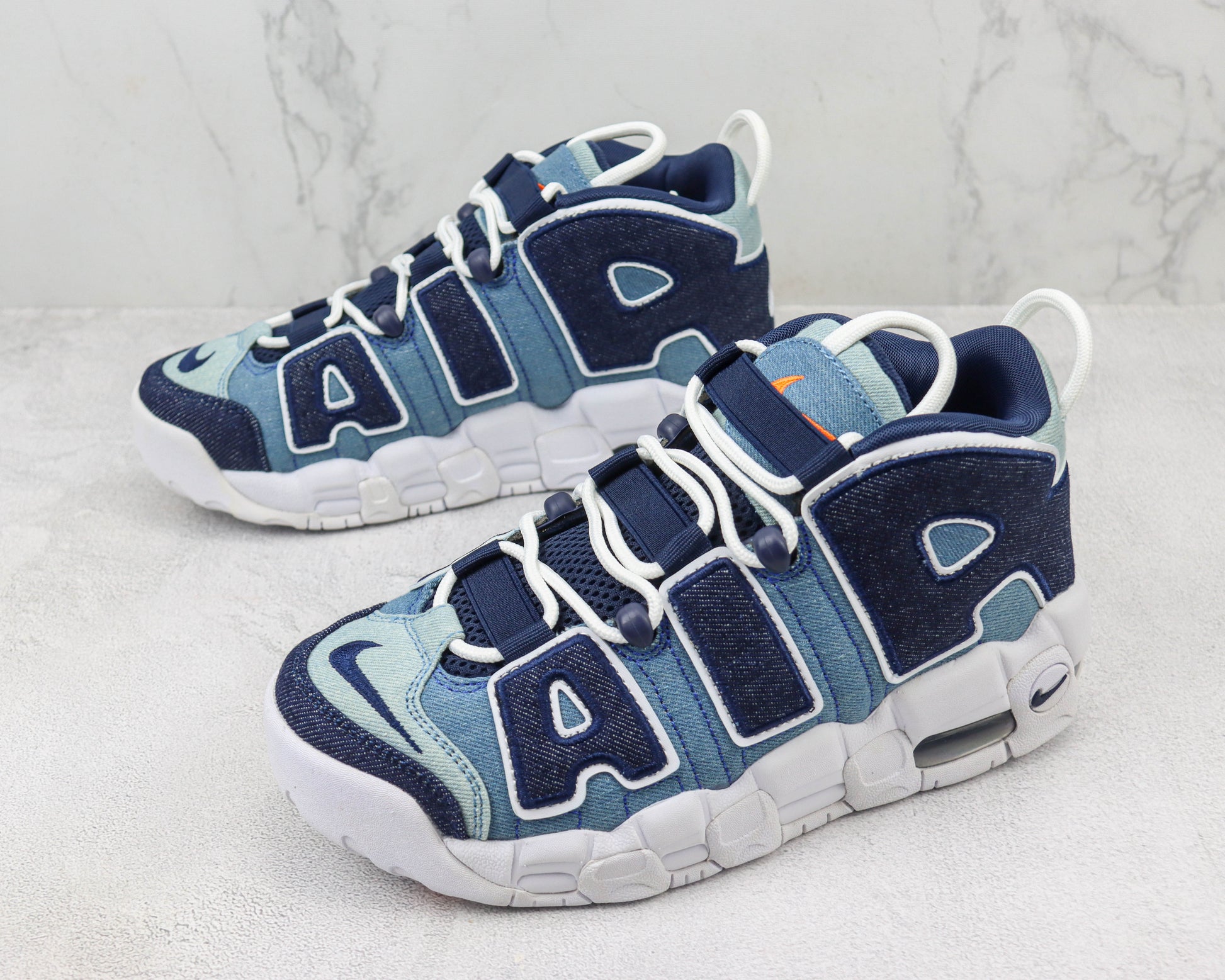 NK Air More Uptempo Azul Escuro